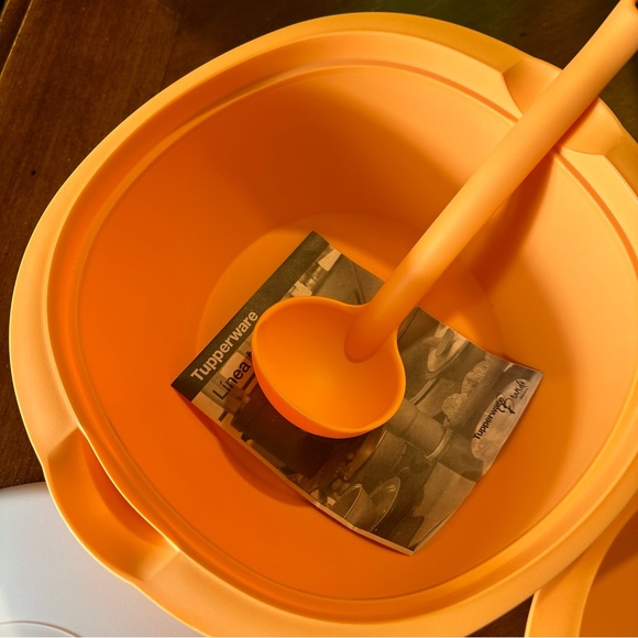 Tupperware Legacy Serving Containers Set - Picture 3 of 4